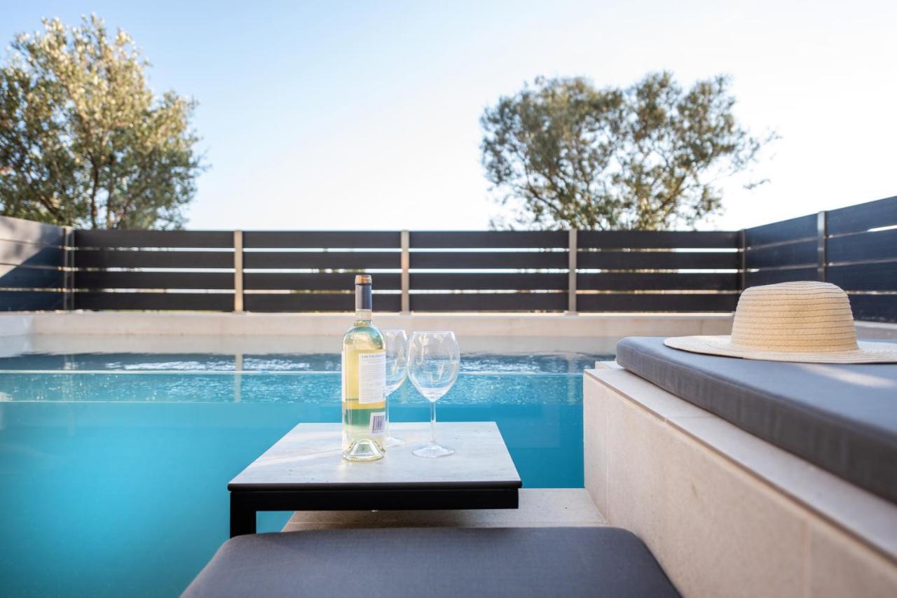 Serene Seafront Villas Nea Iraklia Exteriér fotografie